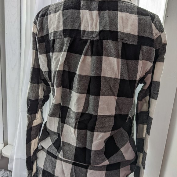 hollister womens small black and white plaid button down - Picture 3 of 4